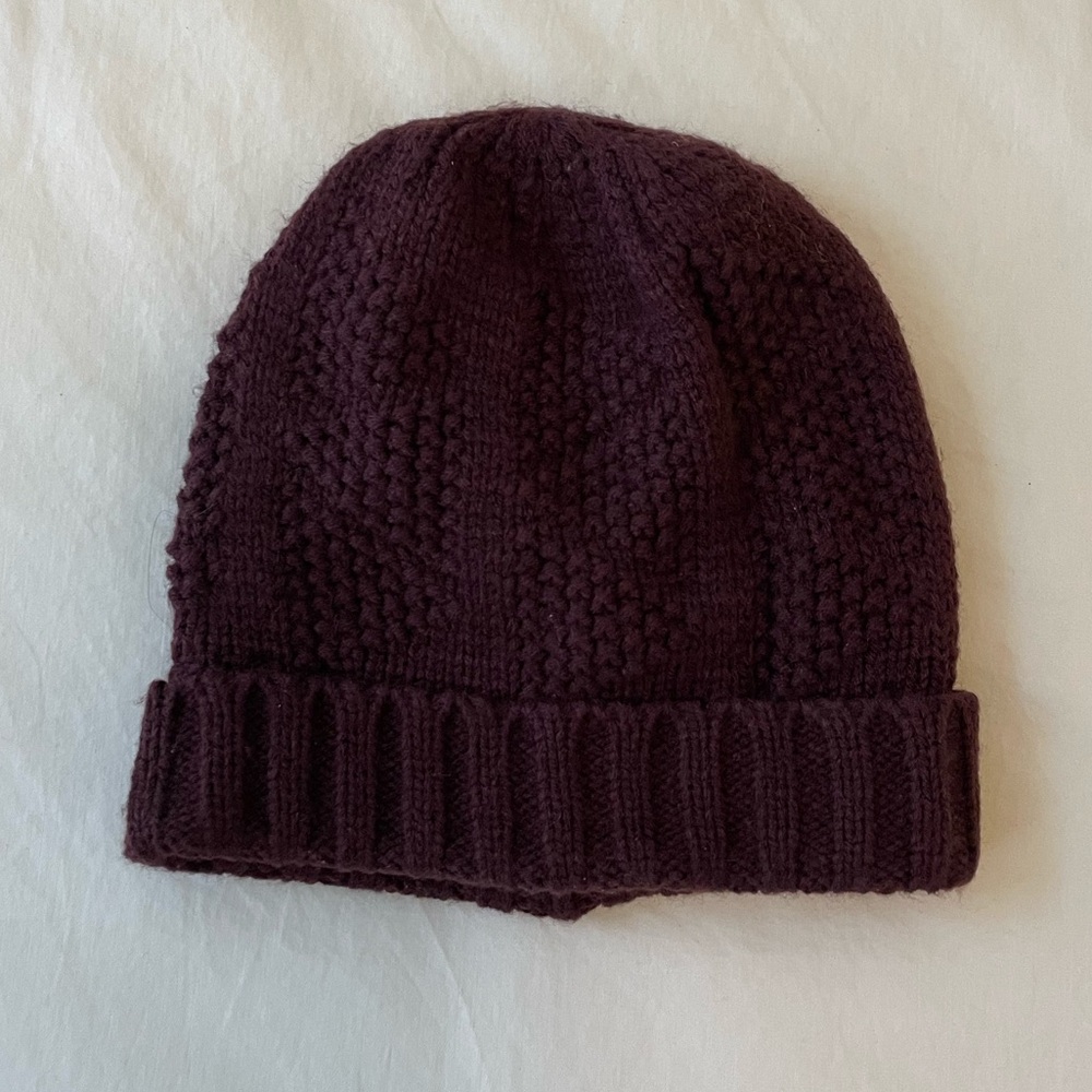 Knit Beanie in Maroon